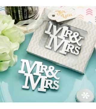 LOTE 33 ABREBOTELLAS MR & MRS  EN CAJA REGALO