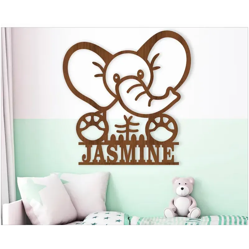 Lindo letrero con nombre de elefante Lindo letrero con nombre de elefante