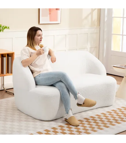 Sofá de 2 Plazas Tapizado en Borreguito de 142 cm con Diseño Curvo Acolchado Grueso No Requiere Montaje Crema