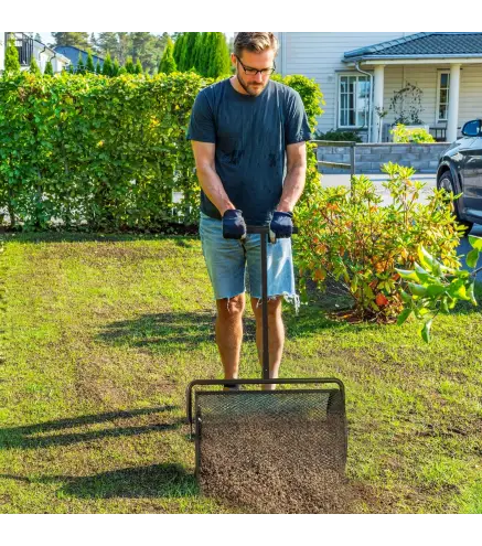 Esparcidor de Compost con Cesto de 75L Mango Ajustable y Diseño Resistente para Jardinería y Césped 70x40x112 cm Negro