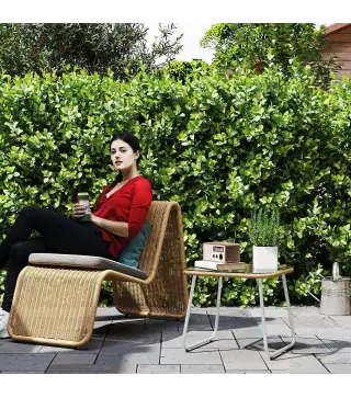 Mesa de Jardín de Ratán Sintético con Encimera de Vidrio Templado y Patas Ajustables para Exterior 50x50x44 cm Natural