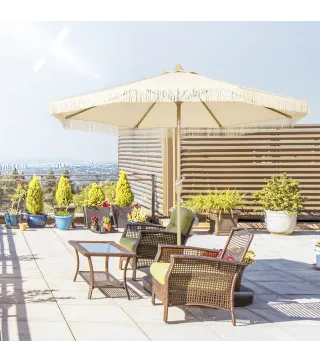 Sombrilla de Jardín Ø265x244 cm con Manivela Manual Ángulo Ajustable y Flecos de Estilo Boho para Terraza Piscina Crema