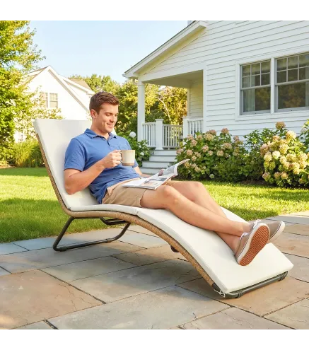 Tumbona de Jardín Exterior de Ratán en Forma de S con Cojín Asiento Transpirable y Estructura de Acero para Patio Crema