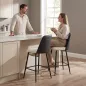 Juego de Taburetes Altos de Cocina con Respaldo y Reposapiés Tapizados de Lino y PU Marco de Acero Negro