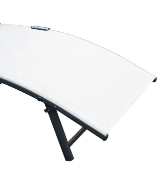 Tumbona de Jardín Plegable con Respaldo Ajustable en 7 Niveles Almohada y Reposabrazos 137x63,5x100,5 cm Beige