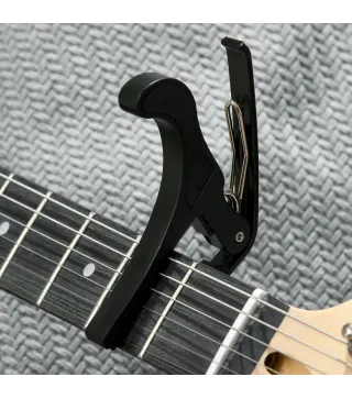 Kit Guitarra Eléctrica de Iniciación con Amplificador 15W Afinador Digital Cuerdas Correa 3 Púas y Funda Negro