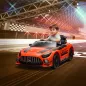Coche Eléctrico para Niños Mercedes-AMG GT3 Evo con Mando a Distancia Motor Doble Ruedas Auxiliares Asa Música Naranja