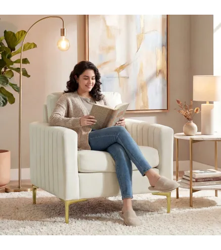 Butaca de Salón Tapizada en Terciopelo Acolchado Grueso Asiento Ancho Reposabrazos Almohadilla 81x77x81 cm Crema