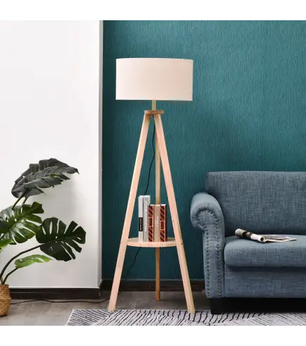 Lámpara de Pie Tipo Trípode con Estructura de Madera Natural y Pantalla de Tela Beige con Estante Integrado 50x50x154 cm