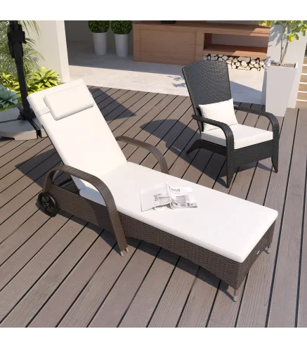 Tumbona de Ratán de Jardín Chaise Longue con Respaldo Ajustable en 5 Posiciones Cojines Acolchados Reposacabezas y 2 Ruedas Carg