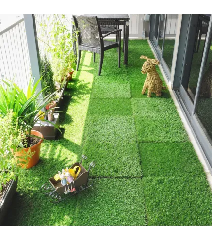 Césped Sintético de 22 Piezas Alfombra Césped Artificial 30x30 cm con Altura de Hierba 25 mm Drenaje Automático Verde