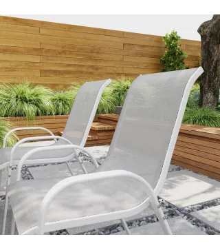 Set de 4 Sillas de Exterior Apilables con Asiento de Malla Respaldo Alto y Marco de Acero para Jardín o Terraza Gris
