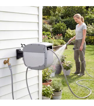 Carrete de Manguera Retráctil 20+1,9 m con Boquilla de 2 Modos Bloqueo Automático y Retracción Controlada Soporte Gris