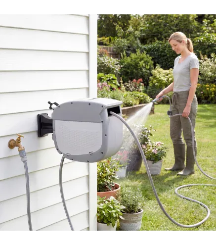 Carrete de Manguera Retráctil 20+1,9 m con Boquilla de 2 Modos Bloqueo Automático y Retracción Controlada Soporte Gris