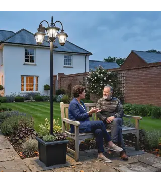 Farola Solar Exterior de Jardín con Macetero 3 Cabezales Impermeable Encendido/Apagado Automático y Altura Ajustable