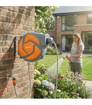 Manguera Retráctil de Pared con Carrete de 10+1 m con Retorno Enrollado Automático y Boquilla de 7 Funciones Gira 180°