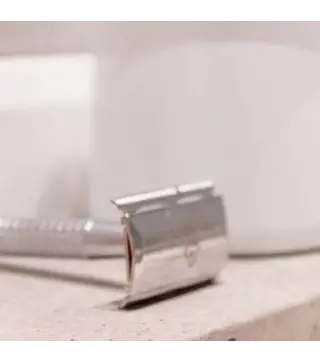 CUCHILLA AFEITAR EN CAJA KRAFT CON VENTANA