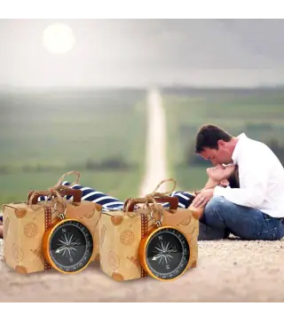 CAJA DE 60 BRÚJULAS EN CAJA MALETA CON TARJETA