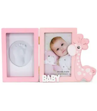 MARCO DE MADERA + HUELLAS JIRAFA ROSA