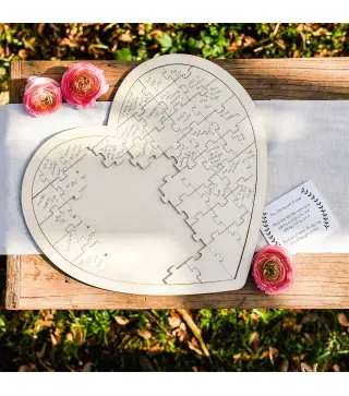 PUZZLE DE FIRMAS MADERA CORAZÓN 47 CM