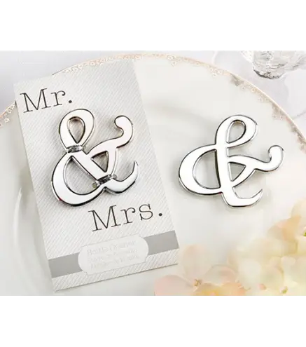 ABREBOTELLAS "SYMBOL UNION &" EN SOBRE REGALO