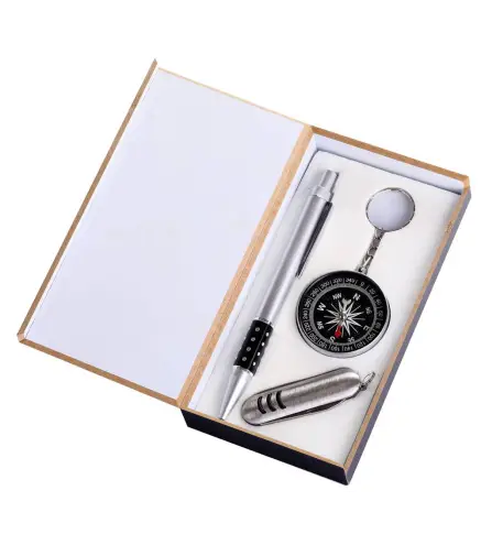 BOLÍGRAFO + NAVAJA + BRÚJULA EN CAJA DE MADERA
