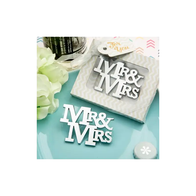 LOTE 33 ABREBOTELLAS MR & MRS  EN CAJA REGALO