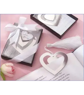 ELEGANTE PUNTO DE LIBRO CORAZON EN CAJITA CON LAZO