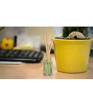 DIFUSOR AROMÁTICO AMBIENTADOR VAINILLA AMARILLO