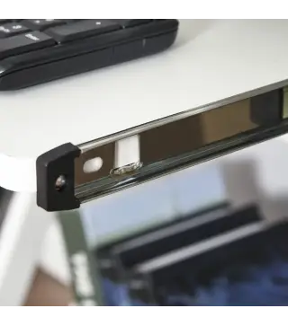 Mesa de Ordenador con Ruedas 60x48 cm con Bandeja Deslizante para Teclado y Estante Inferior Marco Metálico Blanco