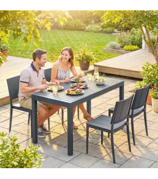 Conjunto de Mesa y Sillas Jardín con Mesa de Tablero Ranurado y 4 Sillas Apilables para Terraza Patio Gris