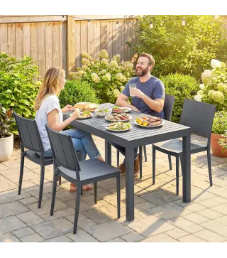 Conjunto de Mesa y Sillas Jardín con Mesa de Tablero Ranurado y 4 Sillas Apilables para Terraza Patio Gris