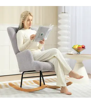 Silla Mecedora de Borreguito con Respaldo Capitoné y Base de Madera de Caucho para Salón o Dormitorio 65x88x87 cm Gris