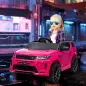 Coche Eléctrico para Niños con Licencia Land Rover Discovery Sport con Batería 12V Mando a Distancia Faros y Música Rosa
