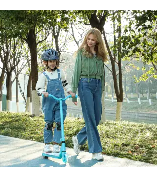 Patinete Eléctrico para Niños de 4 a 7 Años con Luces Ruedas Auxiliares y Freno de Pie Velocidad Máxima de 6 km/h Azul