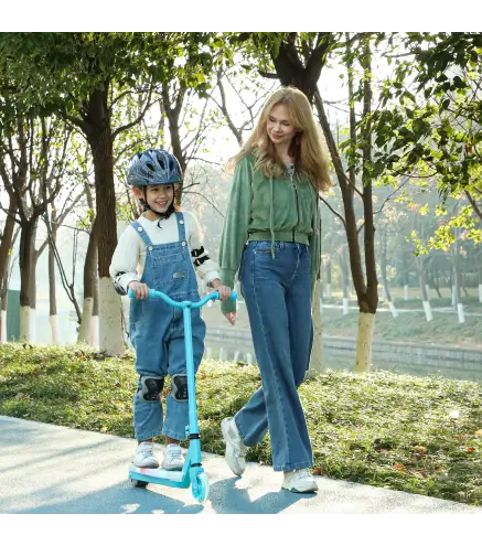 Patinete Eléctrico para Niños de 4 a 7 Años con Luces Ruedas Auxiliares y Freno de Pie Velocidad Máxima de 6 km/h Azul