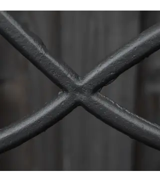 Banco de Jardín de 2 Plazas con Respaldo y Reposabrazos Estilo Vintage para Terraza Balcón Patio Exterior Carga 240 kg Hierro Fu