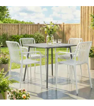 Juego de 4 Sillas de Jardín Exterior Apilables de PP con Respaldo Curvado Asiento de Listones 55x58,5x81,5 cm Blanco