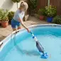 Limpiafondos de Piscina Manual Inalámbrica con Cepillo y Barra Ajustable de 63-150 cm para Piscinas Pequeñas Azul