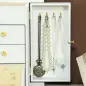 Caja Joyero de 4 Niveles con 2 Cajones Espejo Puertas Laterales con Ganchos para Pendientes Anillos Collares Blanco Caja Joyero de 4 Niveles con 2 Cajones Espejo Puertas Laterales con Ganchos para Pendientes Anillos Collares Blanco