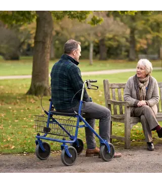 Andador para Ancianos Plegable con Asiento 4 Ruedas Altura Ajustable Frenos de Maneta Cesta Bandeja Porta Bastón Azul