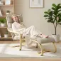 Sillón con Reposapiés Tapizado en Lino con Balanceo Suave Respaldo Alto Brazos y Patas de Madera Beige