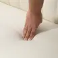 Sofá de 2 Plazas Tapizado en Lino Sintético Asiento y Respaldo Acolchados Patas de Madera Carga 220 kg Blanco Crema Sofá de 2 Plazas Tapizado en Lino Sintético Asiento y Respaldo Acolchados Patas de Madera Carga 220 kg Blanco Crema