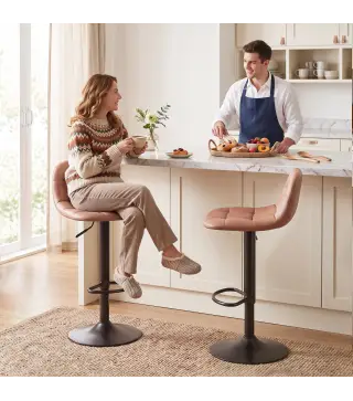 Juego de 2 Taburetes Altos de Cocina Giratorios 360° Regulables en Altura con Reposapiés Tapizados en Cuero Sintético