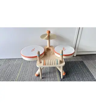 Tambor Infantil de Madera Instrumentos Musicales Montessori con Platillo Raspador y 2 Baquetas para 18 Meses a 6 Años