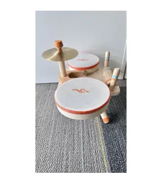 Tambor Infantil de Madera Instrumentos Musicales Montessori con Platillo Raspador y 2 Baquetas para 18 Meses a 6 Años