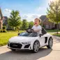 Coche Eléctrico Niños Audi R8 Spyder 12V con Mando a Distancia 2,4 G 2 Motores Arranque Suave Suspensión Trasera Blanco