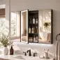 Armario de Baño con Espejo de LED Toma de Corriente 3 Puertas Antivaho Estantes Ajustables de Vidrio Templado Negro