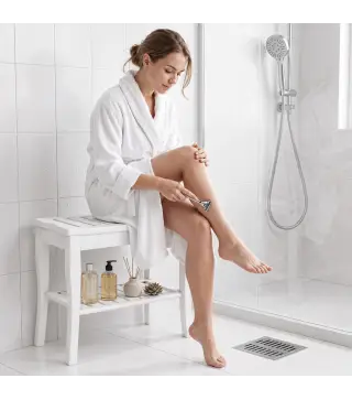 Taburete de Baño de Bambú con Estante Banco de Baño Impermeable y Robusta para Salón SPA 47,5x26x44,5 cm Blanco