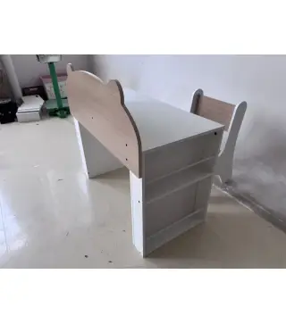 Juego de Mesa Infantil con Silla con Compartimento y 4 Estantes Laterales Montessori 3 a 8 Años Blanco y Natural